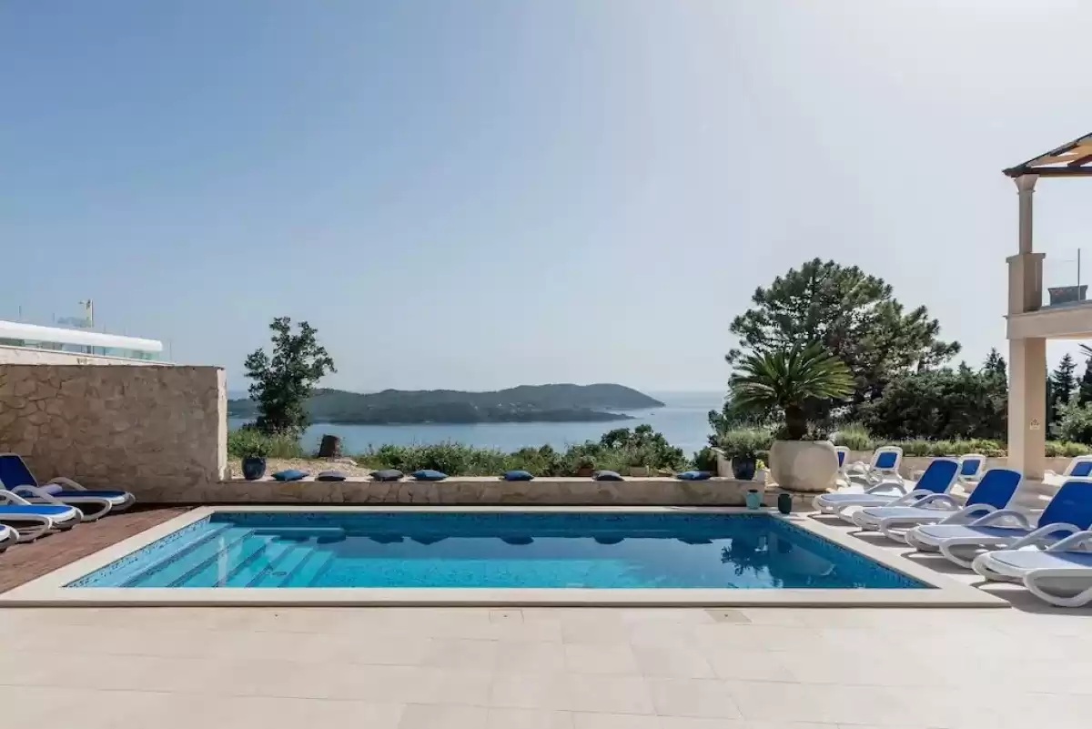 Luxry Villas in Croatia with pool for large group, near the beach.  It is wearth to travel to this location. This Villa offers you sleeps near town, best views on your holidays. Also on Brac island and in dubrovnik region, hvar town. These are the croatian villas.