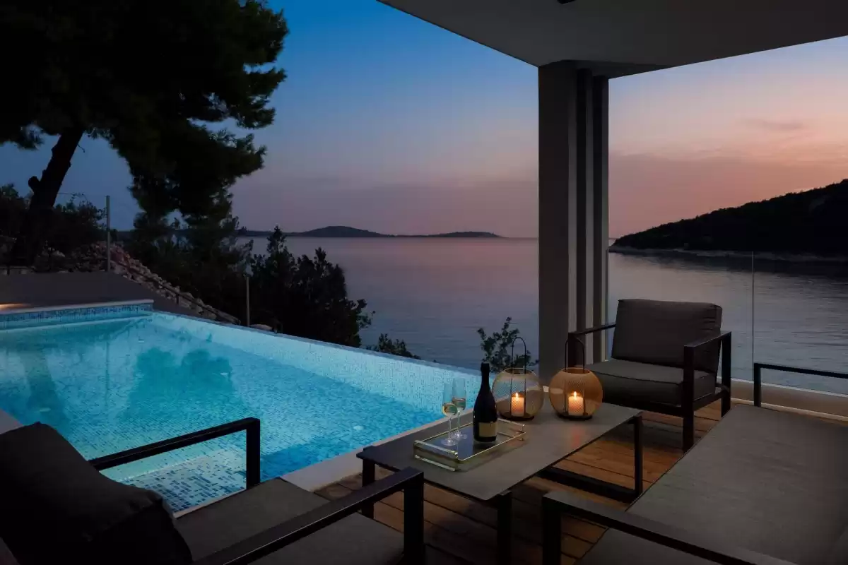 Check the best luxury Villas with heated Infinity Pool for your holidays and booking in Croatia - Dubrovnik, Isalnd, trogir.