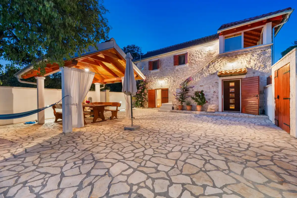 Villa Grandfather's Courtyard - Zadar, Dalmatien