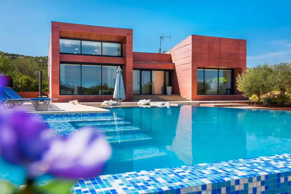 Luxry Villas in Croatia with pool for large group, near the beach. Also we can offer you villas in Dubrovnik. Contact us! 