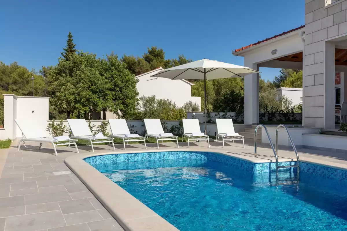 Vila Makarac - Brač, Hrvatski otoci