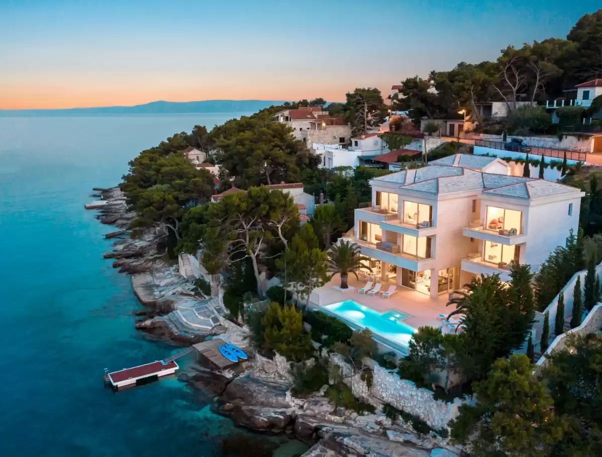 Vile s bazenom za vaš odmor, kuće uz more s predivnim pogledom. Luksuzna Villa i smještaj u Istri - Hrvatska. 