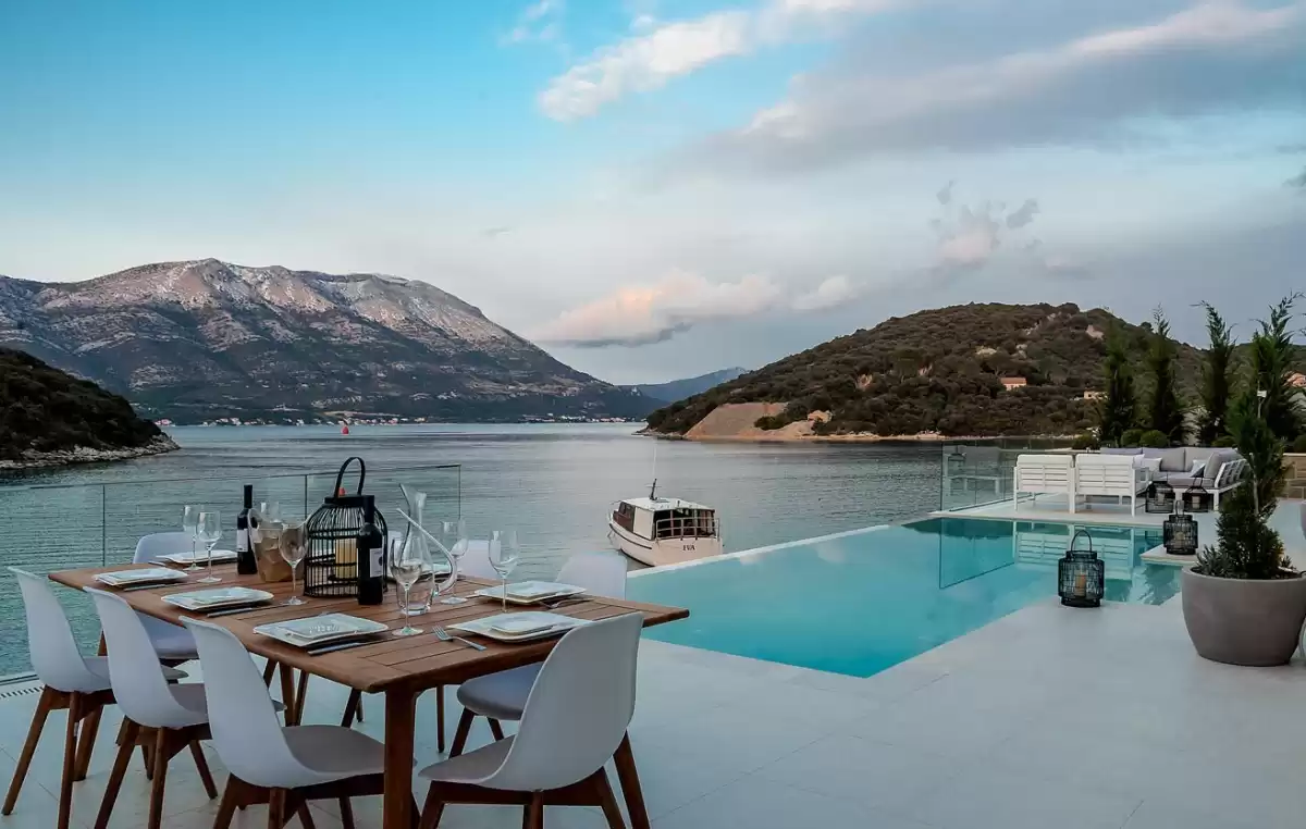 Check the best luxury Villas with heated Infinity Pool for your holidays and booking in Croatia - Dubrovnik, Isalnd, trogir.