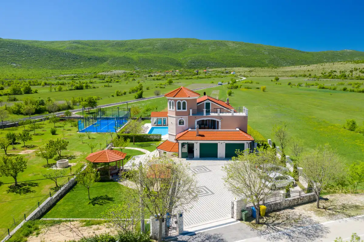 Villa Padel Retreat Drnis - Sibenik, Dalmatia