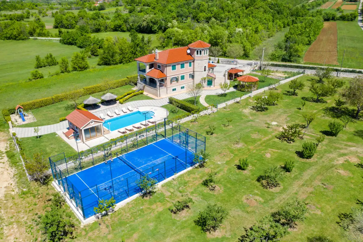 Villa Padel Retreat Drnis - Sibenik, Dalmatia