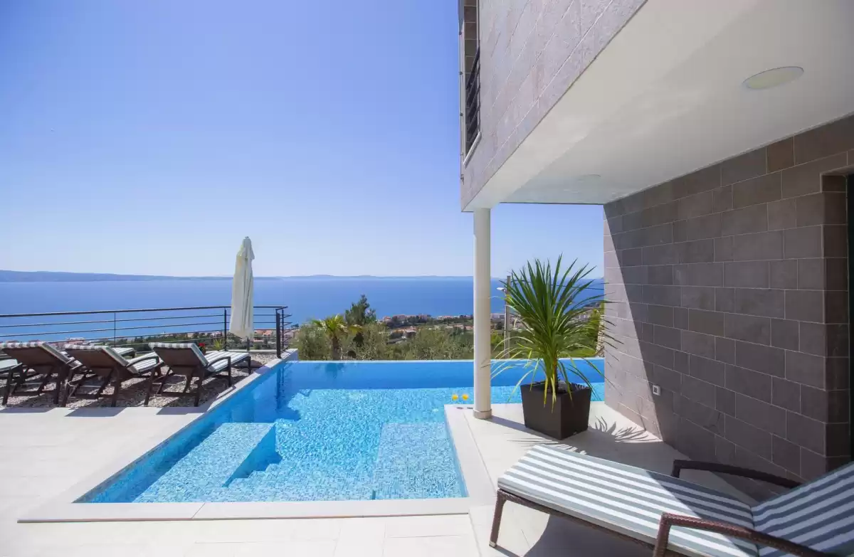 Vile s bazenom za vaš odmor, kuće uz more s predivnim pogledom. Luksuzna Villa i smještaj u Istri - Hrvatska. Pošaljite broj osoba, vrijeme i cijene u upit.
