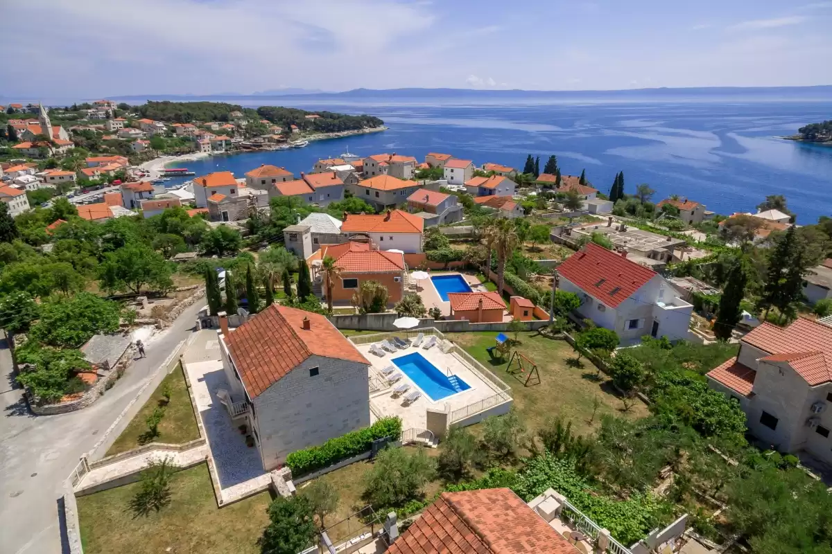 Vila Vjeka - Brač, Hrvatski otoci