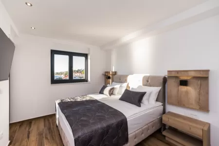 FRADAMA Blue A6 - Zadar, Dalmatien