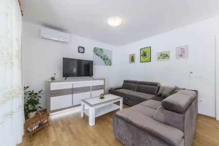 Villa Ana - Labin, Istria
