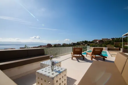 Vila Bolka - Brač, Hrvatski otoci