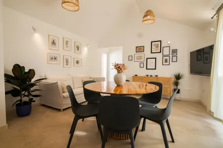 Vila Bolka - Brač, Hrvatski otoci