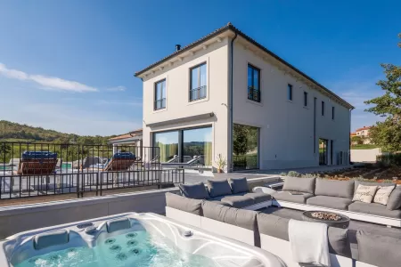 Villa Cypress Hill - Motovun, Istria
