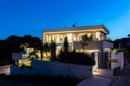 Villa De Juliis - Vis, Islands