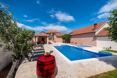 Villa Lana Perusic - Zadar, Dalmatia