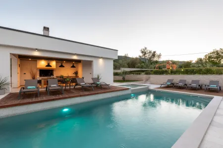 Villa Laurea - Labin, Istria