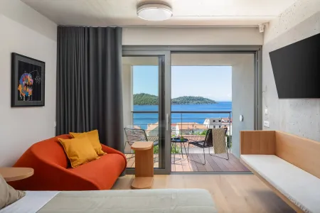 Vila Nisa - Vis, Hrvatski otoci