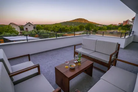 Vila O - Šibenik, Dalmacija