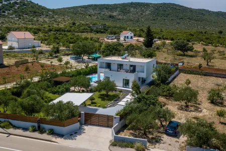 Vila O - Šibenik, Dalmacija