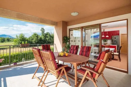 Villa Padel Retreat Drnis - Sibenik, Dalmatia