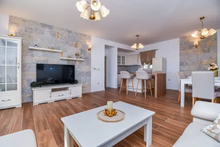 Villa Provansa Razanj - Sibenik, Dalmatien