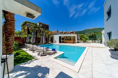 Villa Velvet Bourbon - Split, Dalmatia