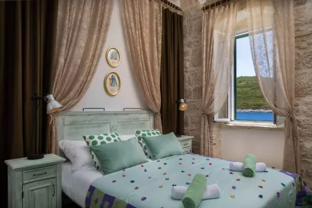 Vila Vis Lighthouse - Vis, Hrvatski otoci