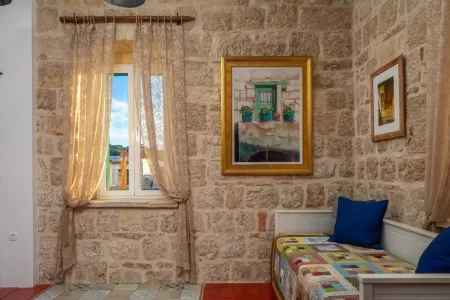 Vila Vis Lighthouse - Vis, Hrvatski otoci