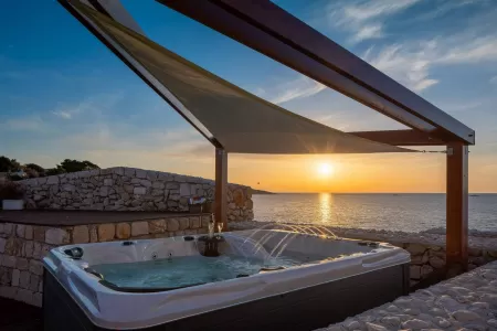 Vila Vis Lighthouse - Vis, Hrvatski otoci