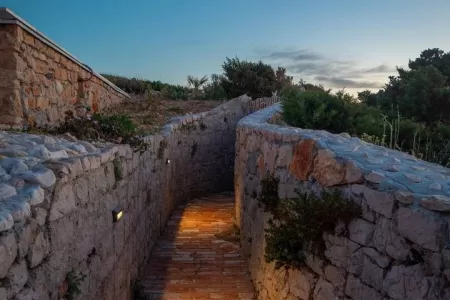 Vila Vis Lighthouse - Vis, Hrvatski otoci