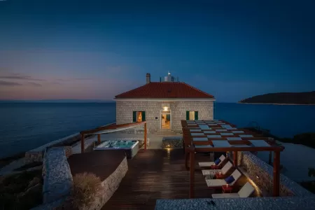 Vila Vis Lighthouse - Vis, Hrvatski otoci