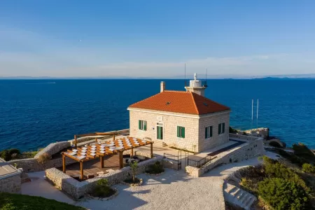 Vila Vis Lighthouse - Vis, Hrvatski otoci