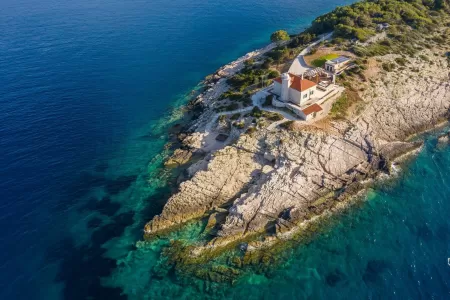 Vila Vis Lighthouse - Vis, Hrvatski otoci