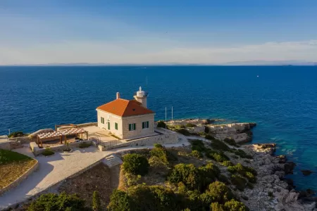 Vila Vis Lighthouse - Vis, Hrvatski otoci