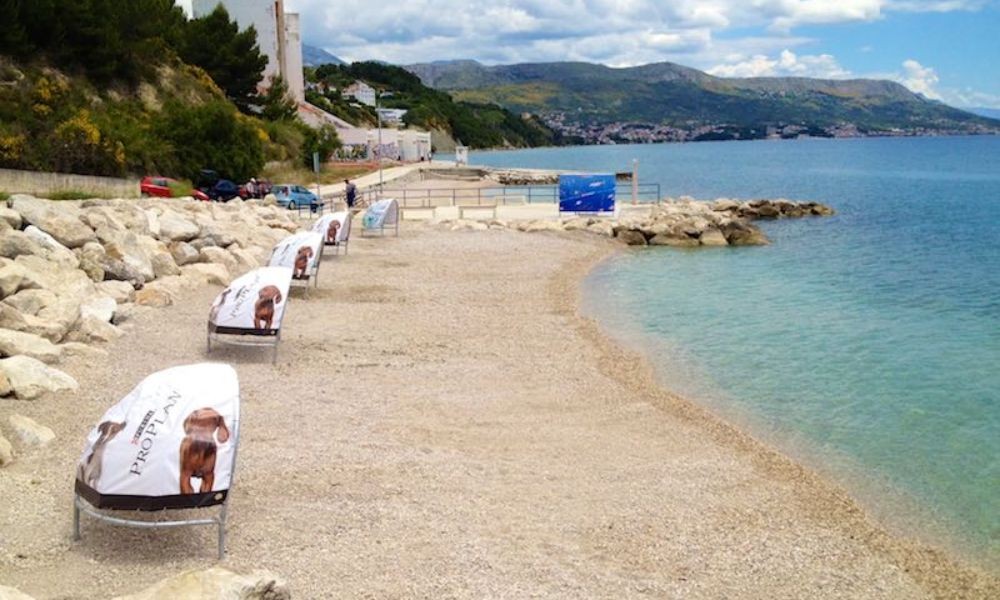 Duilovo Beach in Split - Adriatic Luxury Villas, Uvala nudi najbolje plaže za pasa - planirajte svoja putovanja i kupanje sa dog ovdje.