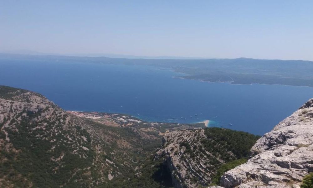 Insel Brac und Blick auf das adriatische Meer in Kroatien - Adriatic Luxury Villas