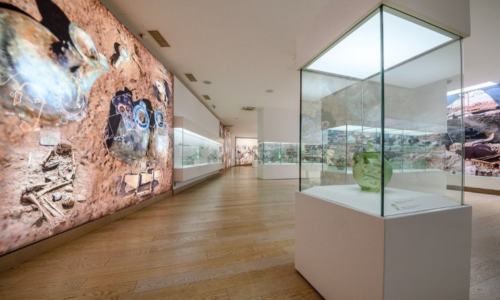 Nicht nur ein gutes Museum gibt es in Zadar, sondern auch Insel, Strände, Strand. Auf Borik gibt es gute Strände.