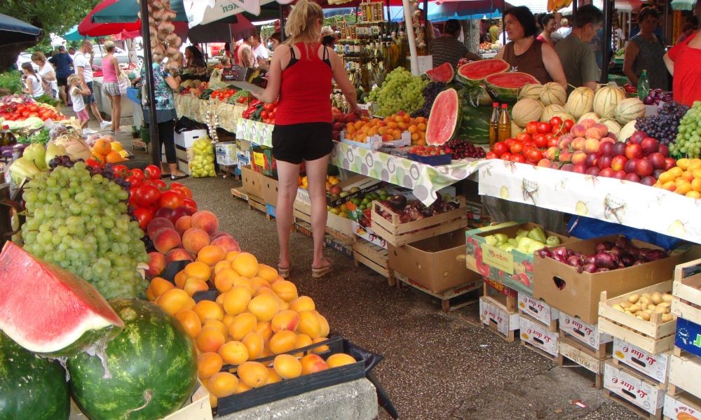 Markt in Trogir bei Split in Kroatien - Adriatic Luxury Villas