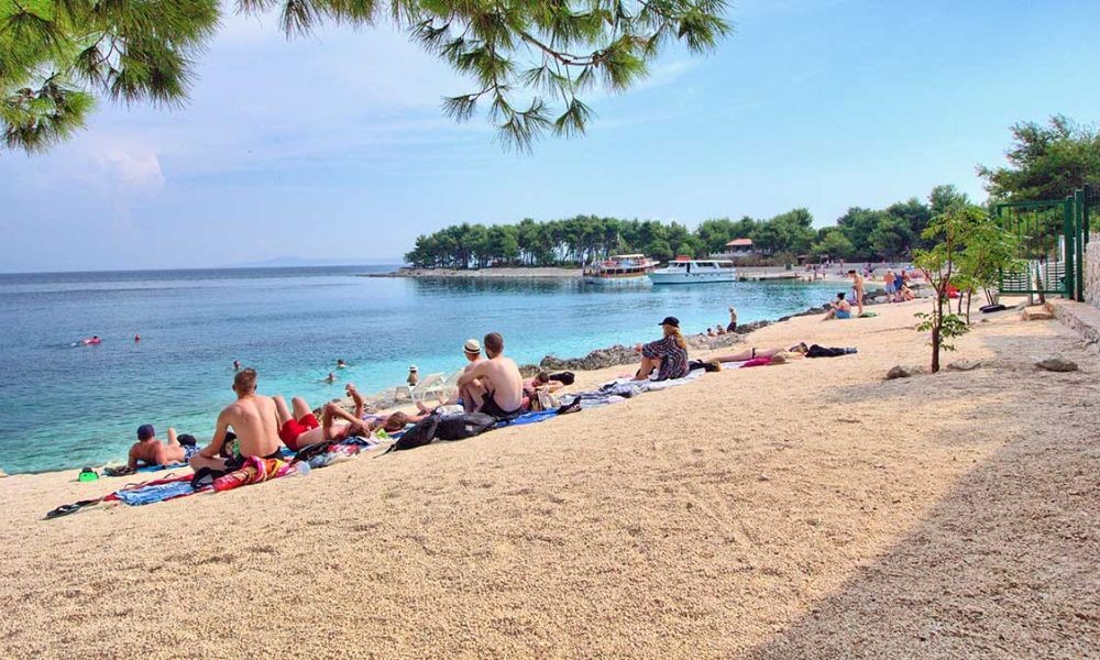 Strand Labadusa auf Insel Ciovo bei Trogir - Adriatic Luxury Villas