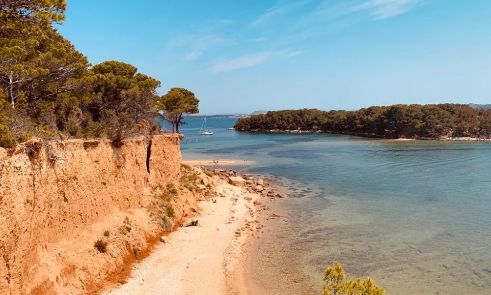 Entdecken Sie die Insel Vrgada in Dalmatien in Kroatien mit Ihrem Hund im Hundeurlaub in schönen Ferienwohnungen - Adriatic Luxury Villas